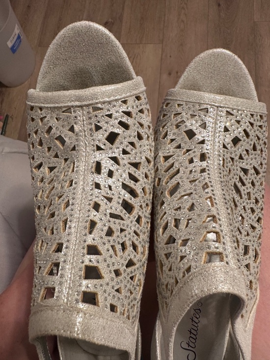 Statutes Shoes - High Heels Silver Rhinestone Cutout Heels Size 10W